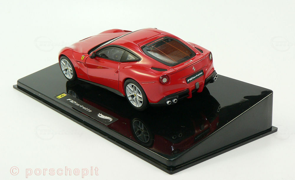 Voiture Miniature Ferrari F12 Berlinetta 1/24 - Ixo Pour Collection - Modèle Métal Avec Socle
